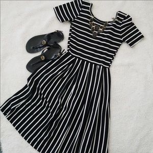 Black and White Lularoe Amelia XXS